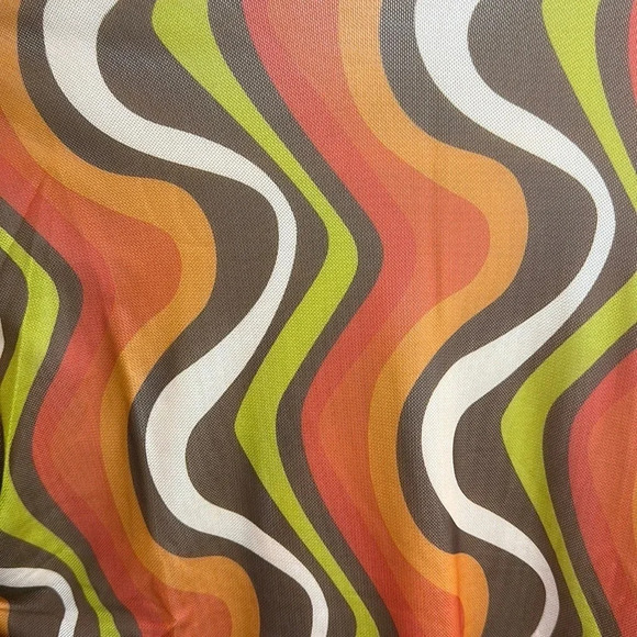 NWOT PRINCESS POLLY- SIZE 6 Sheer retro pattern turtle neck - Picture 2 of 4